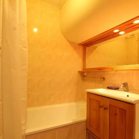 A Avec Casier A Ski, Garage En Option - 4 Personnes - Fr-1-330e-52