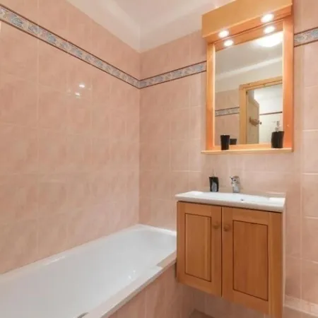 A Avec Casier A Ski, Garage En Option - 4 Personnes - Fr-1-330e-52 *
